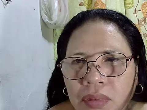 Snapshot of HottyCurlyPeanut chatting on April 25, 2026, 2:58 pm HottyCurlyPeanut online show from April 25, 2026, 2:58 pm