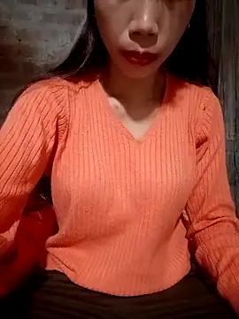 Snapshot of Elena_Mia chatting on April 24, 2026, 8:33 pm Elena Mia online show from April 24, 2026, 8:33 pm