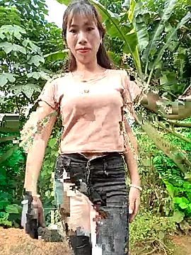 Snapshot of Elena_Mia chatting on May 12, 2026, 8:32 am Elena Mia online show from May 12, 2026, 8:32 am