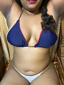 Snapshot of peacheypink chatting on May 29, 2026, 7:53 pm peacheypink online show from May 29, 2026, 7:53 pm
