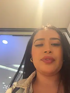 Snapshot of Sara_fun chatting on May 4, 2026, 6:44 pm Sara fun online show from May 4, 2026, 6:44 pm