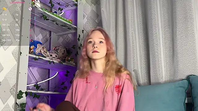 EmeliaZxc online show from April 23, 2026, 8:10 pm