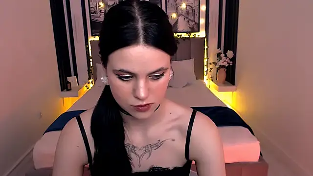 Snapshot of _Scarlett_Lee_ chatting on April 16, 2026, 11:22 am Scarlett Lee online show from April 16, 2026, 11:22 am