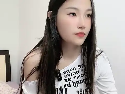 M-weiwei online show from August 4, 2026, 2:21 pm