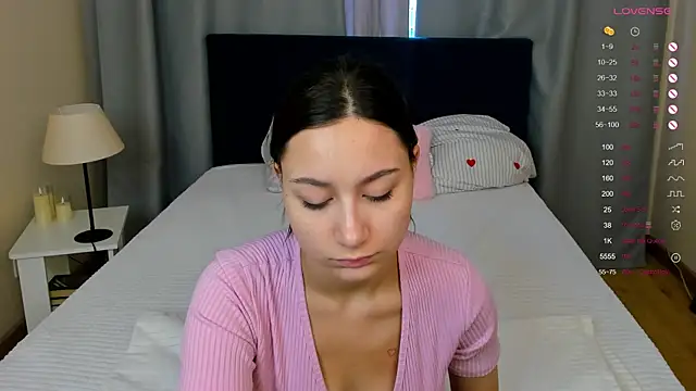 AndreaJohnsons online show from July 31, 2026, 1:05 am