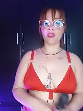 Snapshot of Curves_Nina chatting on July 3, 2026, 3:18 pm Curves Nina online show from July 3, 2026, 3:18 pm