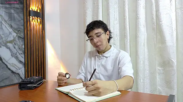 Snapshot of NoahWalker__ chatting on July 9, 2026, 11:31 am NoahWalker online show from July 9, 2026, 11:31 am
