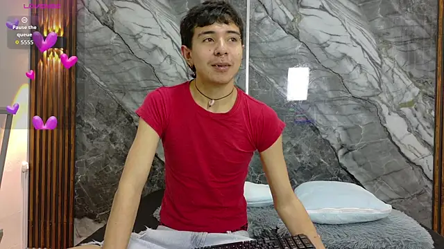 Snapshot of NoahWalker__ chatting on July 6, 2026, 11:06 am NoahWalker online show from July 6, 2026, 11:06 am