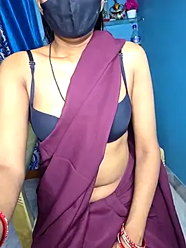 hoty-lovely online show from April 22, 2026, 5:20 pm