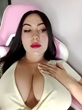 Sophie col online show from April 22, 2026, 2:40 am