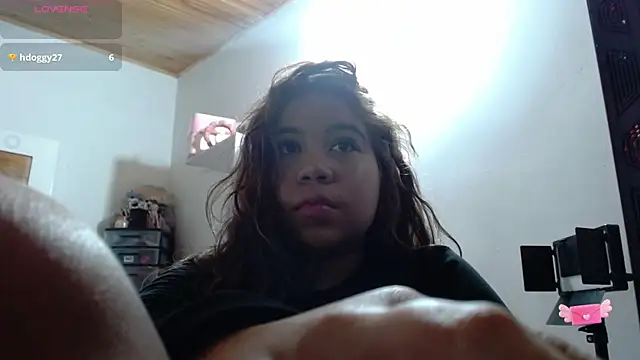 M1la 18 online show from May 19, 2026, 3:57 am