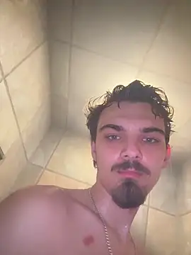 Snapshot of Bradd67 chatting on April 15, 2026, 10:54 pm Bradd67 online show from April 15, 2026, 10:54 pm