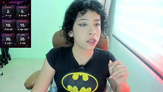Snapshot of Laena_Castillo chatting on May 23, 2026, 2:27 pm Laena Castillo online show from May 23, 2026, 2:27 pm