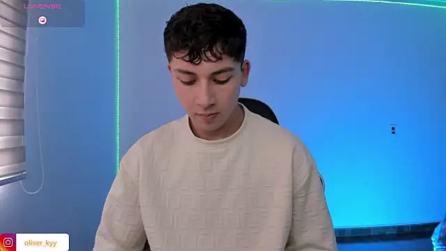 Snapshot of OLIVER_K chatting on June 2, 2026, 8:20 pm OLIVER K online show from June 2, 2026, 8:20 pm