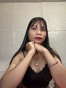 -Lucie-e online show from April 17, 2026, 7:55 am