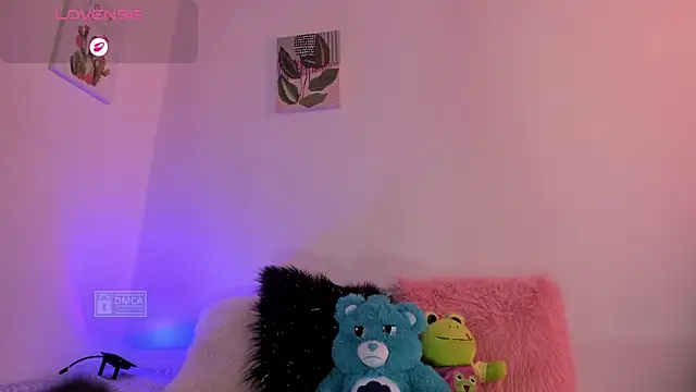 Lila Sweett18 online show from June 20, 2026, 10:15 pm