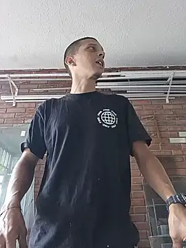 sammyjjjhhg online show from June 19, 2026, 2:56 pm