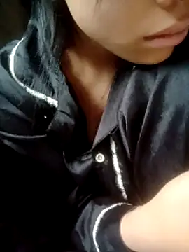 lelenana online show from April 18, 2026, 2:58 am