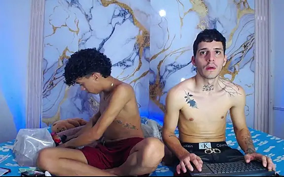 Snapshot of Khloe_and_max chatting on April 16, 2026, 3:40 am Khloe and max online show from April 16, 2026, 3:40 am