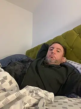 daddyishardnow online show from April 16, 2026, 3:18 am