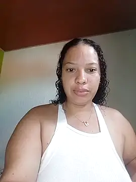DivaCaliente1 online show from May 18, 2026, 3:06 pm