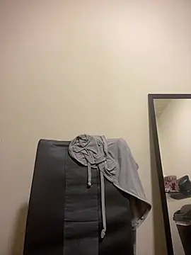 snowbunnycakesxo online show from April 16, 2026, 5:08 am