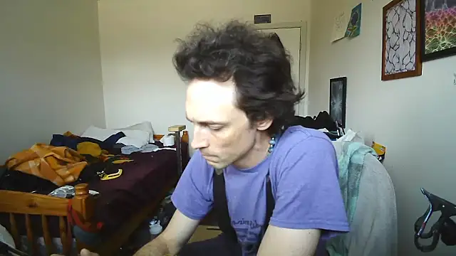 Snapshot of JohnnyMoves chatting on May 17, 2026, 7:25 pm JohnnyMoves online show from May 17, 2026, 7:25 pm