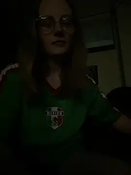 Snapshot of skyerose11 chatting on April 16, 2026, 6:58 am skyerose11 online show from April 16, 2026, 6:58 am