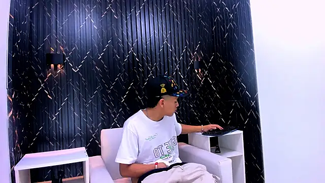 Snapshot of Lian_Jacob chatting on May 26, 2026, 6:17 pm Lian Jacob online show from May 26, 2026, 6:17 pm