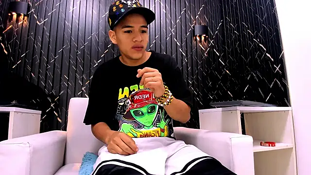 Snapshot of Lian_Jacob chatting on May 7, 2026, 7:50 pm Lian Jacob online show from May 7, 2026, 7:50 pm