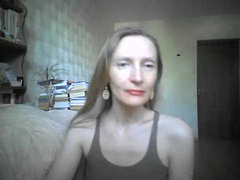 LunaBelle8 online show from May 16, 2026, 2:16 pm
