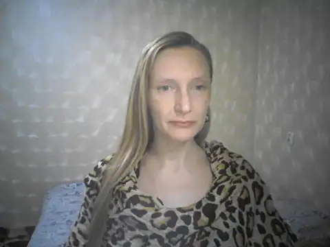 LunaBelle8 online show from April 17, 2026, 5:38 pm