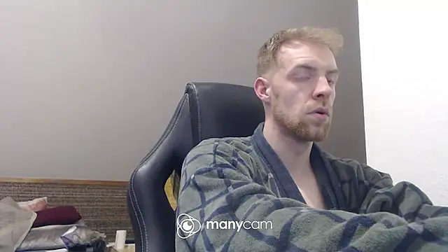 Snapshot of Milkyman7 chatting on October 24, 2025, 7:24 pm Milkyman7 online show from October 24, 2025, 7:24 pm