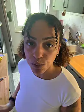 SweetPetiteNoir online show from May 11, 2026, 4:59 pm