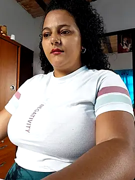 Snapshot of manuboobss chatting on April 24, 2026, 8:55 pm manuboobss online show from April 24, 2026, 8:55 pm