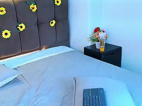 Lexter Blue online show from June 6, 2026, 9:31 pm