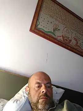 Snapshot of merenda2105 chatting on May 22, 2026, 6:44 am merenda2105 online show from May 22, 2026, 6:44 am