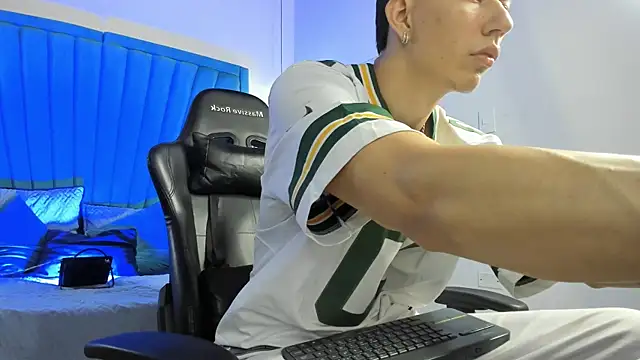 OliverThompsonJS online show from May 30, 2026, 5:47 am