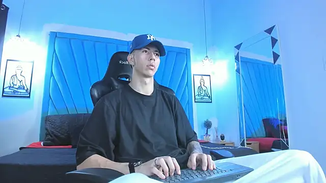 OliverThompsonJS online show from May 12, 2026, 5:37 am