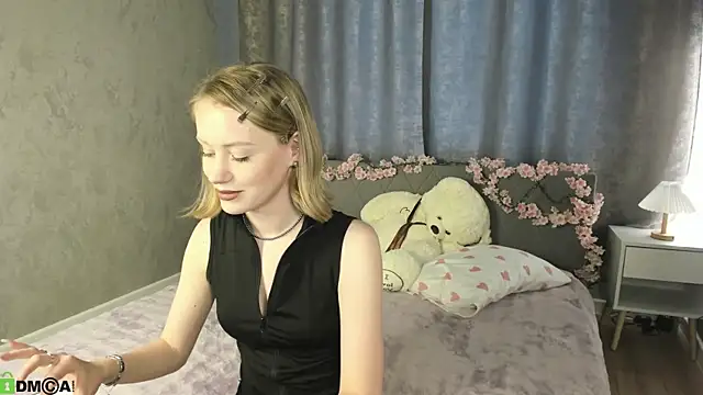 EvaHamilton online show from May 14, 2026, 9:28 am
