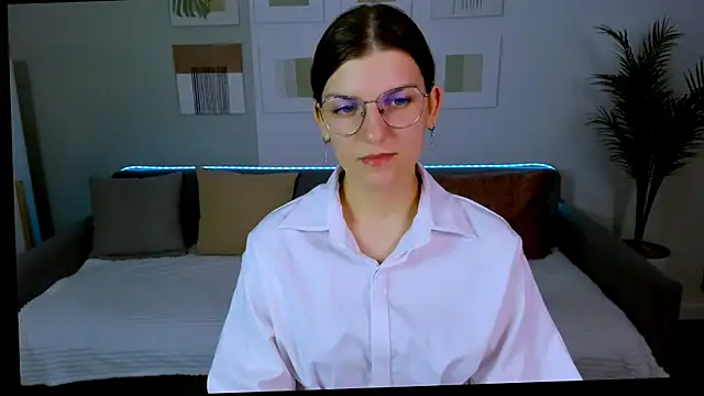Snapshot of AnnaThorne chatting on April 30, 2026, 4:30 am AnnaThorne online show from April 30, 2026, 4:30 am