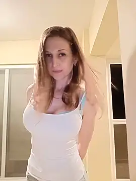 Snapshot of irresistibelle chatting on June 5, 2026, 6:57 pm irresistibelle online show from June 5, 2026, 6:57 pm