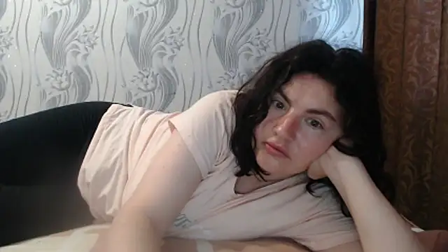 Snapshot of AlinaxJames chatting on June 8, 2026, 7:53 am AlinaxJames online show from June 8, 2026, 7:53 am