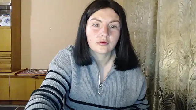 AlinaxJames online show from April 21, 2026, 2:14 am