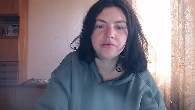 AlinaxJames online show from May 12, 2026, 8:10 am
