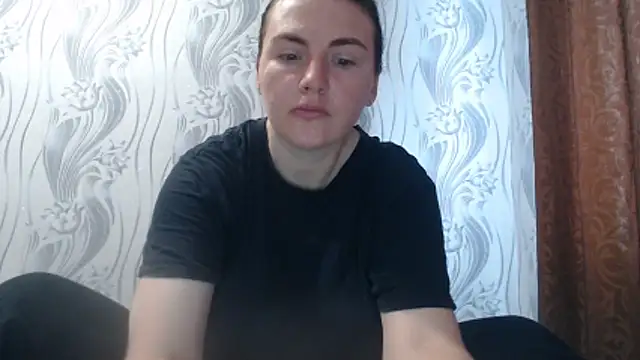 Snapshot of AlinaxJames chatting on June 27, 2026, 7:47 am AlinaxJames online show from June 27, 2026, 7:47 am