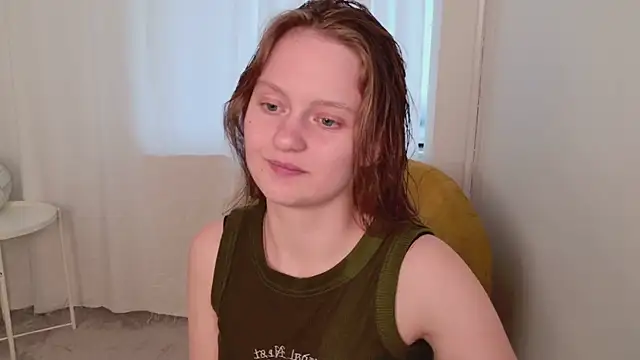 Snapshot of French_Fry chatting on July 22, 2026, 3:03 pm French Fry online show from July 22, 2026, 3:03 pm