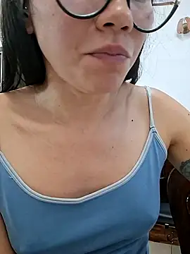 YelenaVergara online show from July 31, 2026, 1:27 am