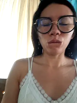 YelenaVergara online show from May 19, 2026, 11:28 am