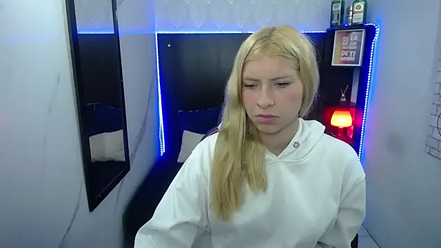 Snapshot of nancy_blonde chatting on June 19, 2026, 1:50 pm nancy blonde online show from June 19, 2026, 1:50 pm